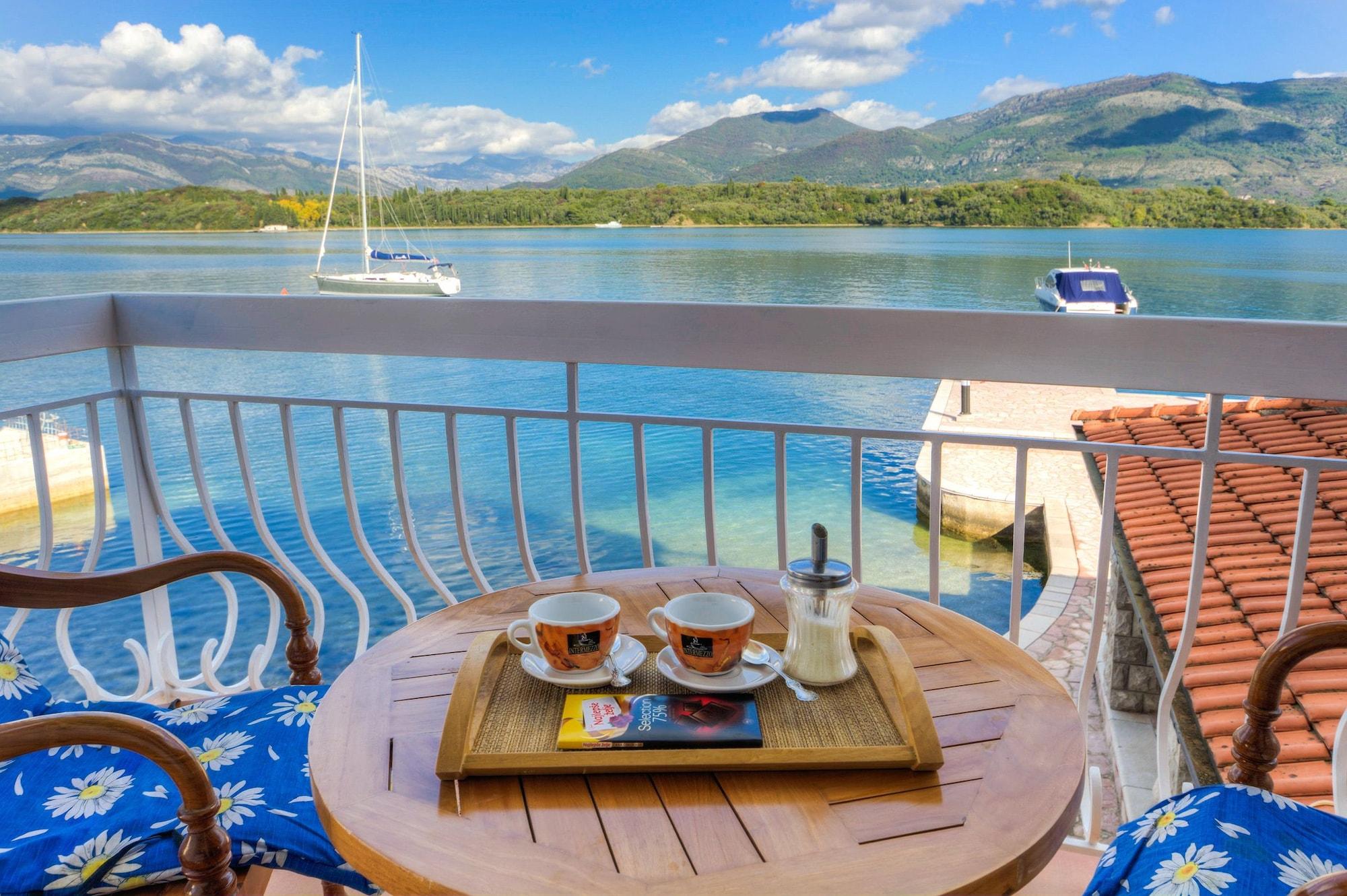 ApartHotel Villa Lav Nova Pec Esterno foto