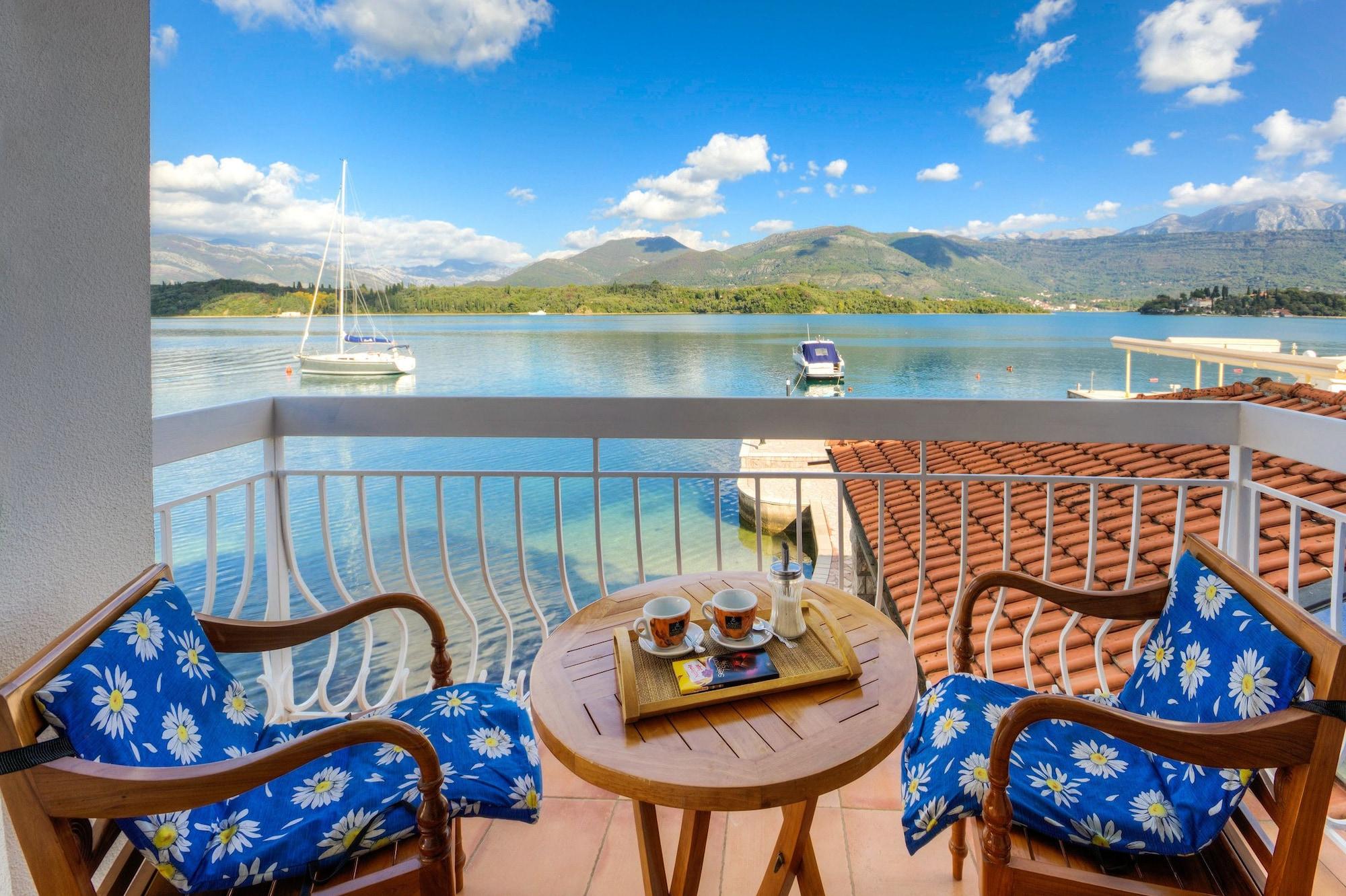 ApartHotel Villa Lav Nova Pec Esterno foto